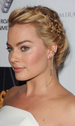 beleza, cabelo, penteado, margot robbie, beauty, hair, hairstyle, trança embutida, coque, braid, bun