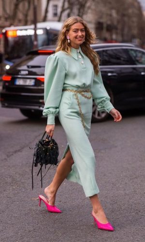 cinto de corrente, look, tendência, moda, chain belt, fashion trend