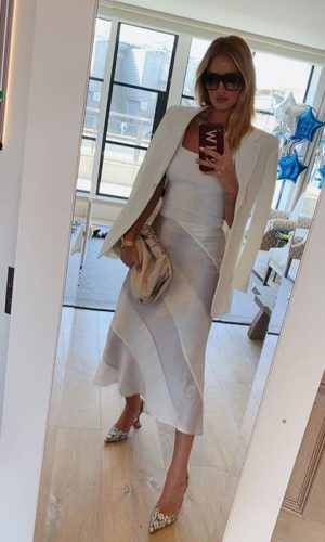 clutch oversized, the pouch, bottega veneta, trend, it bag, tendência, oversized clutch, rosie huntington-whiteley