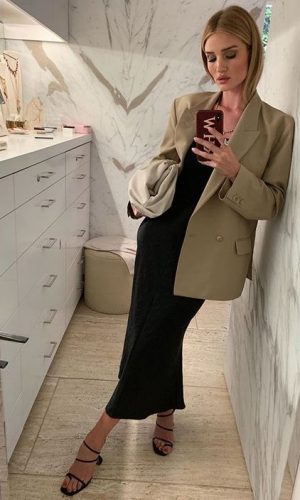 clutch oversized, the pouch, bottega veneta, trend, it bag, tendência, oversized clutch, rosie huntington-whiteley