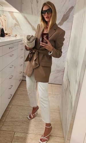 clutch oversized, the pouch, bottega veneta, trend, it bag, tendência, oversized clutch, rosie huntington-whiteley