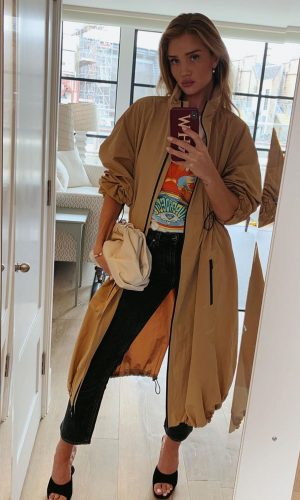 clutch oversized, the pouch, bottega veneta, trend, it bag, tendência, oversized clutch, rosie huntington-whiteley