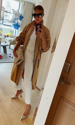 clutch oversized, the pouch, bottega veneta, trend, it bag, tendência, oversized clutch, rosie huntington-whiteley