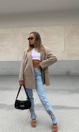 sandália amarrada por cima da calça, lace-up heels around the pants