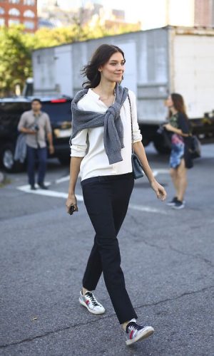 cardigan nos ombros, moda, truque de estilo, styling trick, cardigan on the shoulder